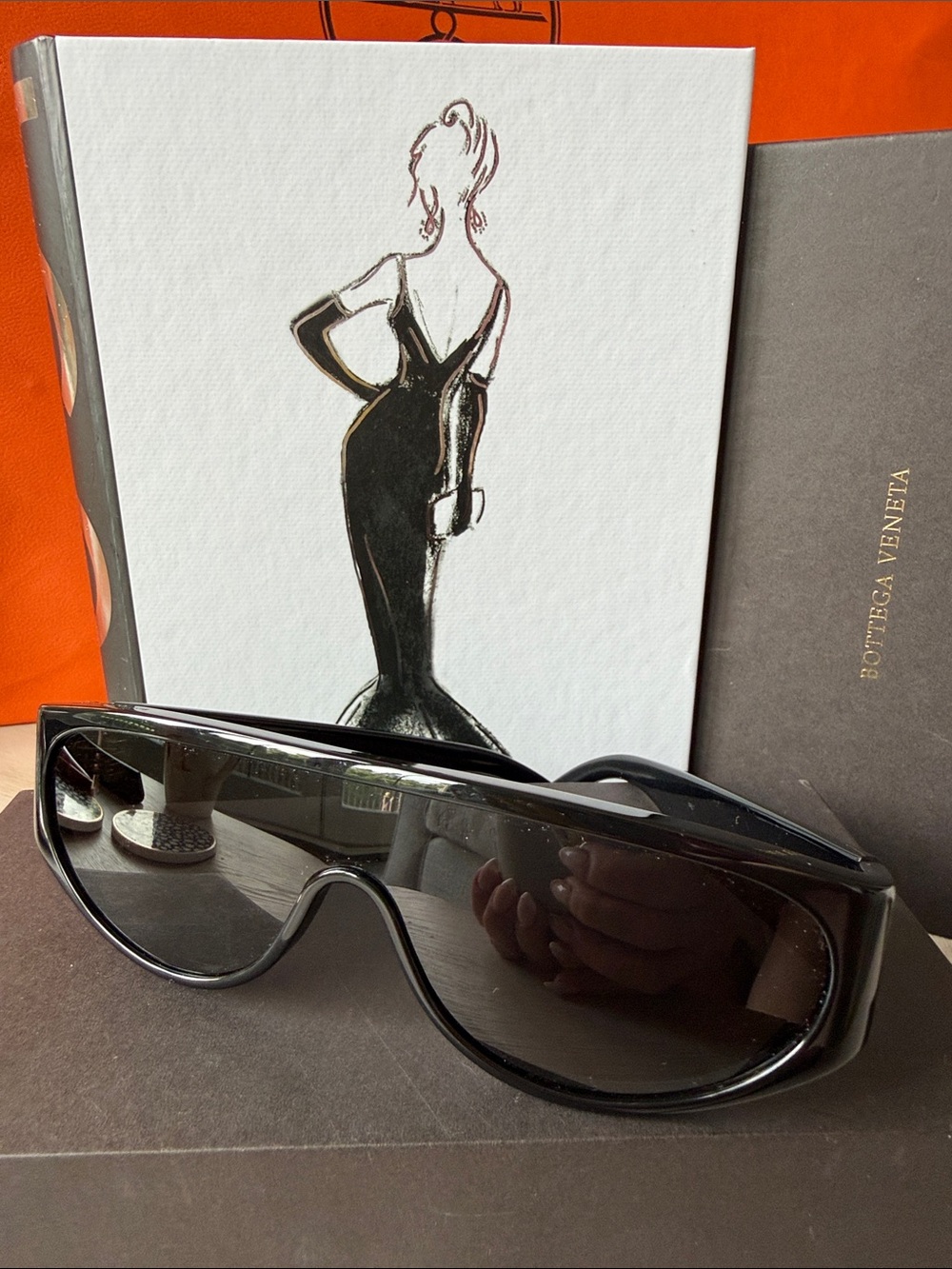 Bottega Veneta Shield Sunglasses – Black | Full Set